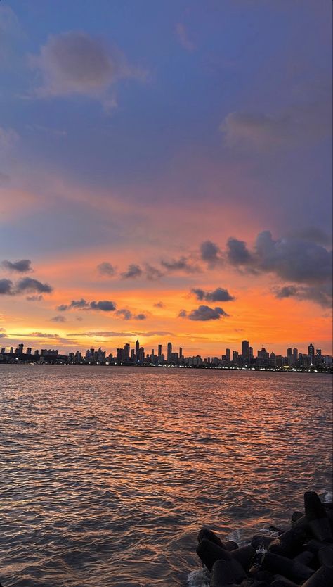 Mumbai Aesthetic Wallpaper, Mumbai Instagram Stories, Mumbai Trip, Marine Drive Mumbai, Mumbai Photography, Marine Drive, Love Series, Mumbai City, Travel Pictures Poses