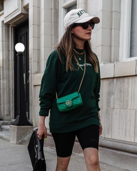 Green Luxury Bag, Green Bag Outfit Summer, Summer 2023 Bags, Green Handbag Outfit, Mini Purse Outfit, Backpack Purse Outfit, Green Purse Outfit, Mule Outfits, Gucci Super Mini Marmont