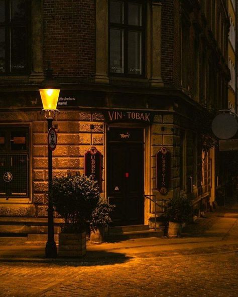 Street Corner Aesthetic, City Scenery Photography, Night Images Photography, Copenhagen At Night, Old Street Aesthetic, London Street Night, Street Scenes Photography, Street Lights Aesthetic, Night Street Aesthetic