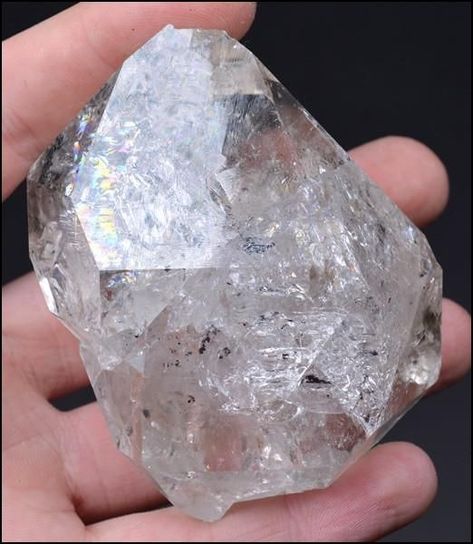 Herkimer Diamond Quartz Crystal 176 g 72mm Raw Gemstones Rocks, Using Crystals, Iphone Storage, Scrap Gold, Minerals Crystals Rocks, Expensive Diamond, Diamond Decorations, Pineal Gland, Types Of Crystals