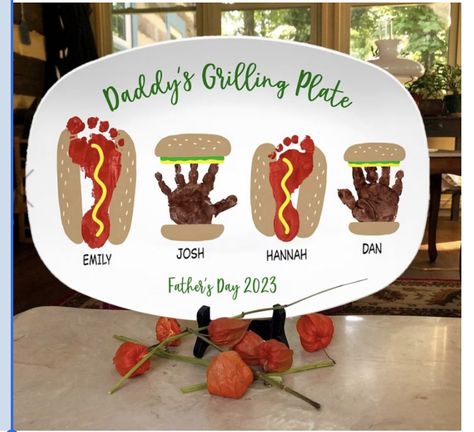 Handprint Artwork, Burger Hot Dog, Baby Art Crafts, Kids Craft Gifts, Grill Plate, Custom Plates, Father's Day Diy, Toddler Art, Fathers Day Crafts