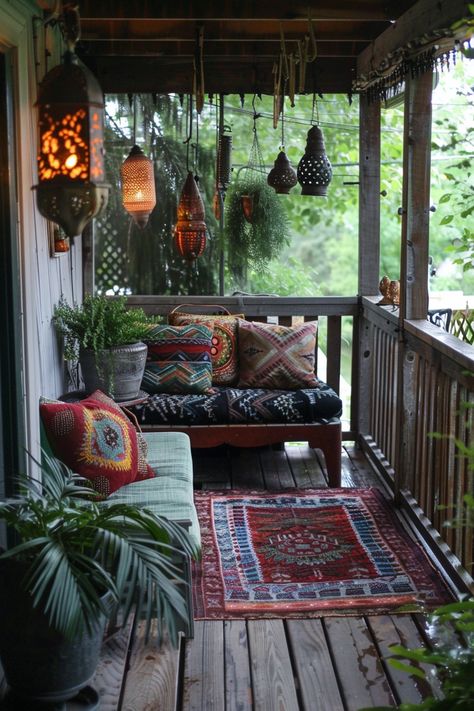 Breathe New Life Into Your Front Porch With 14 Spring Decor Tips - DreamyHomeStyle Boho Farmhouse Front Porch, Back Porch Mudroom Ideas, Eclectic Porch Decor, Porch Seating Ideas Small, Screened In Porch Boho, Back Porch Aesthetic, Screened In Porch Decorating Ideas Boho, Small Screened In Porch Decorating Ideas, Front Porch Oasis