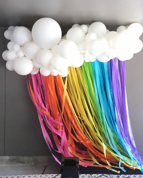 Rainbow Party Decorations, Streamer Backdrop, Trolls Birthday Party, Decoration Evenementielle, Troll Party, Rainbow Birthday Party, Rainbow Birthday, Diy Party Decorations, Unicorn Party