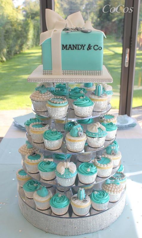 Tiffany Co Party Ideas, Tiffany Blue Cupcakes, Tiffany Blue Baby Shower, Tiffany Cupcakes, Cake With Matching Cupcakes, Tiffany Sweet 16, Tiffany Theme Party, Tiffany Blue Party, Birthday Cake And Cupcakes