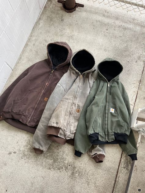 Carhartt Women Outfits Jackets, Carhartt Jacket Aesthetic, Carhartt Jacket Outfit Woman, Carhartt Women Outfits, Carhartt Aesthetic, Carhartt Women's Outfit, Carhartt Jacket Outfit, Carhartt Coat, Vintage Carhartt Jacket