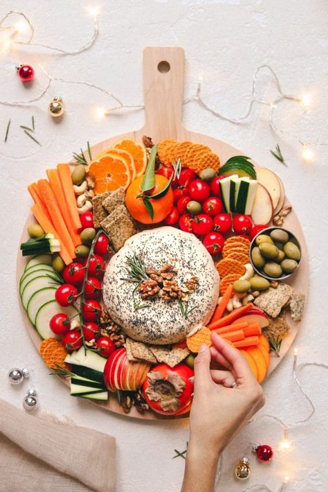 HOLIDAY VEGAN CHEESE PLATTER | A perfect platter for vegan holiday entertaining | Vegan, Vegetarian, Wheat-free, Gluten-free, Dairy-free, Soy-free, Raw | TWO SPOONS Cashew Cheese Recipe, Vegan Cashew Cheese, Vegetable Appetizers, Holiday Platters, Pastas Recipes, Nut Cheese, Vegan Party Food, Menue Design, Appetizer Platters