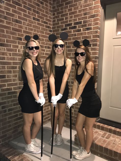 Three Blind Mice Costume Shrek, Simple Trio Costumes, 3 Blind Mice Costume Women, Blind Mouse Costume, Trio Halloween Costumes Unique, Simple Trio Halloween Costumes, Three People Costumes, Halloween Costumes Three Friends, Cute Trio Costumes