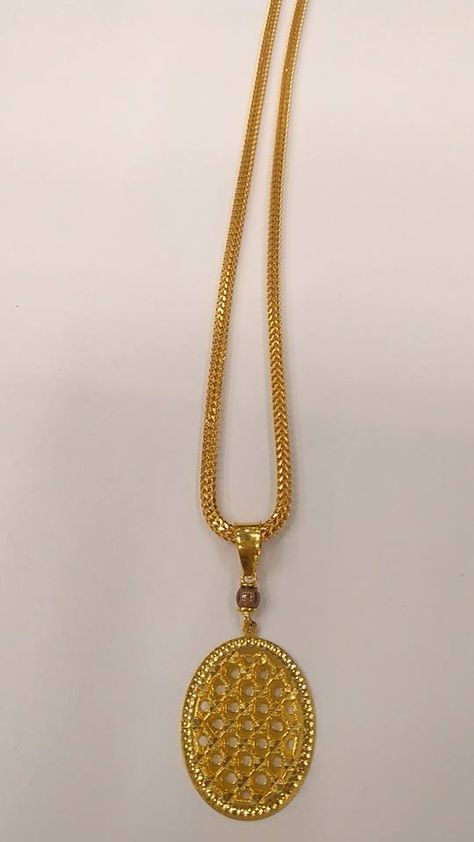 22 Karat Gold Necklace Pretty Gold Necklaces, Kids Gold Jewelry, Gold Jewels Design, Gold Jewelry Simple Necklace, Beautiful Gold Necklaces, Gold Chain Design, Gold Necklace Indian Bridal Jewelry, Gold Pendant Jewelry, Gold Chain With Pendant