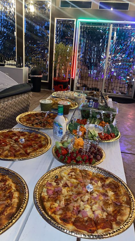 Disco party party vibes party food pizza disco decorations party decorations outdoor party Disco Pizza Party, Disco Birthday Party Food, Fancy Disco Party, Disco Theme Food Ideas, Disco Picnic Party, Disco Theme Party Food, Disco Themed Snacks, 21st House Party Ideas, Backyard Disco Party