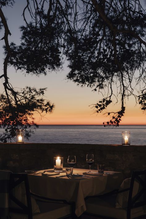 Private Beach Dinner, Cliff Architecture, Aman Sveti Stefan, Hotel Shoot, Design Balcony, Antique Home Decor Ideas, Sveti Stefan, Earthy Living Room, Sunset Dinner