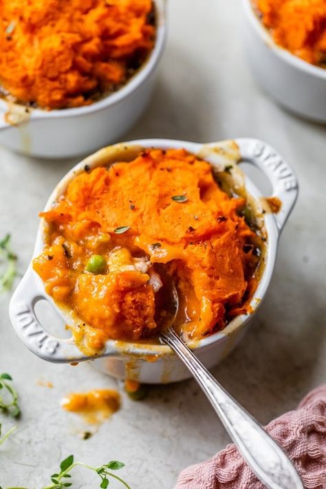 Sweet Potato Chicken Pot Pie, Sweet Potato Pot Pie, Sweet Potato Leftover Ideas, Leftover Mashed Sweet Potatoes, Potato Pot Pie, Healthy Pot Pie, Leftover Thanksgiving Turkey Recipes, Sweet Potato Toppings, Vegetarian Pot Pie