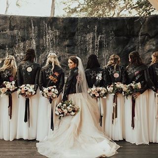 Rocker Wedding, Motorcycle Wedding, Biker Wedding, Wedding Dress Guide, Bridal Jacket, Leather Wedding, Engagement Ideas, Bohemian Bride, Wedding Goals