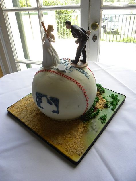 Baseball Groom's Cake | This cake was iced in cream cheese i… | Flickr Baseball Grooms Cake, Baseball Wedding Cakes, Baseball Themed Wedding, Baseball Cake, Baseball Wedding, Designer Cakes, Baseball Theme, Cute Wedding Ideas, Grooms Cake