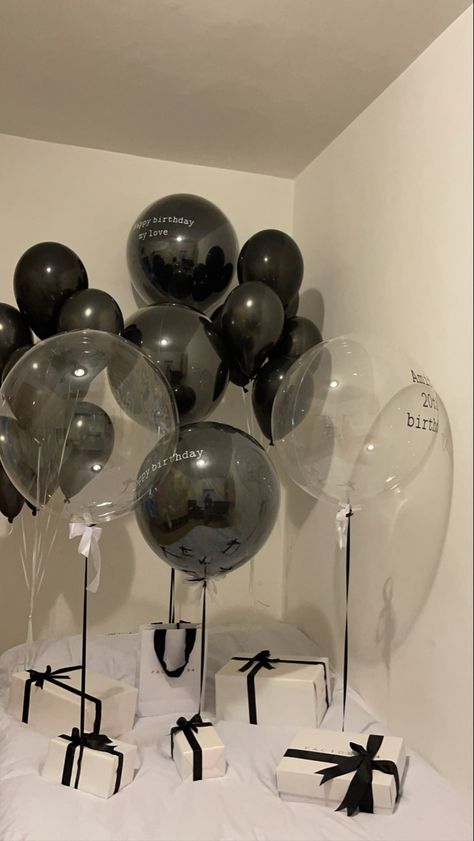 Boyfriend Balloon Surprise, Boyfriends Birthday Decor, 25th Surprise Birthday Party For Him, Black And Clear Balloons, Mens Birthday Set Up, Hotel Birthday Parties For Men, Mens Birthday Decoration Ideas, Men’s Birthday Balloons, 21 Birthday Boyfriend