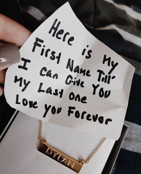 pin ↠ natalyelise7 Funny Girlfriend, Hadiah Valentine, Forever Necklace, Hiasan Bilik, Win My Heart, Boyfriend Goals, Relationship Goals Pictures, The Perfect Guy, One Love