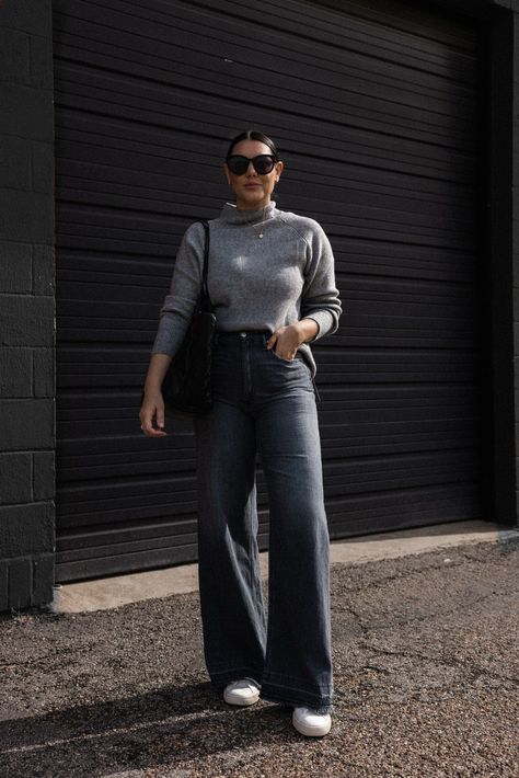 Grey On Grey Outfit, Gray Jeans Outfit Winter, Denim Winter Outfit, Wide Jeans Outfit, Grey Jeans Outfit, Wide Leg Outfit, Grey Sweater Outfit, Kendi Everyday, Wide Leg Jeans Outfit