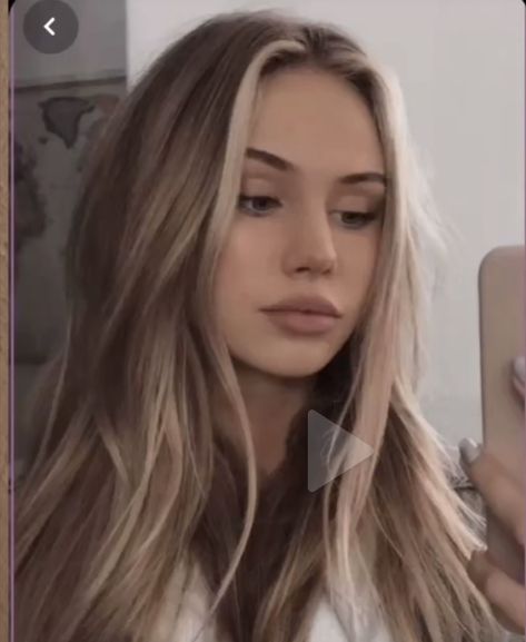 Blonde Strips In Front Of Hair, Brunette With Blonde Front Pieces, Dirty Blonde Hair With Highlights, Hair Stripping, Warm Balayage, Front Pieces, Dyed Blonde Hair, Dirty Blonde Hair, Hair Color Light Brown