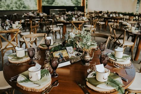 Elvish Inspired Wedding, Lotr Wedding Table, Lord Of The Rings Wedding Reception, Lord Of The Ring Themed Wedding, Lord Of The Rings Centerpiece Wedding, Lord If The Rings Wedding, The Lord Of The Rings Wedding Theme, Lord Of The Rings Reception, Hobbit Wedding Decorations