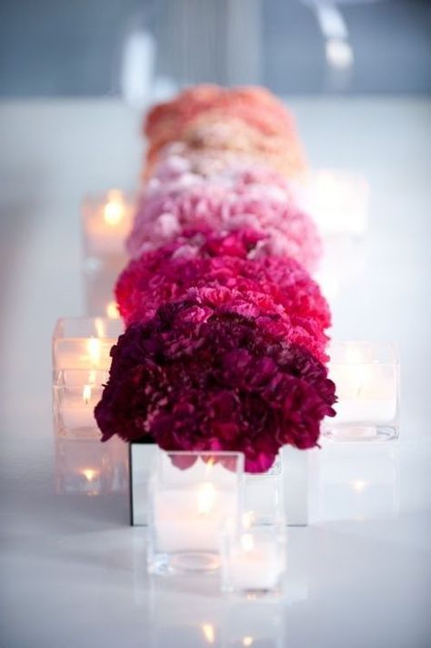 Ombre Wedding Flowers, Centerpieces Simple, Ombre Flowers, Ombre Wedding, Party Deco, Centerpieces Wedding, Flowers Arrangements, Trendy Flowers, Wedding Arrangements