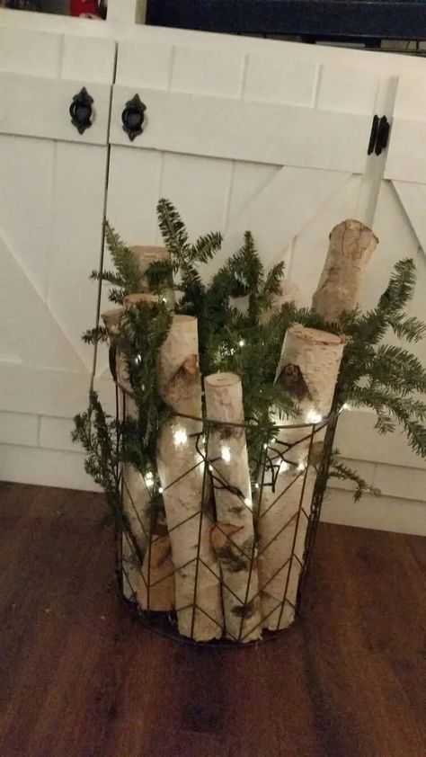 50+ Cozy and Creative Small Apartment Christmas Decor Ideas - HubPages Christmas Decorations Apartment, Christmas Apartment, Porch Christmas Decor, Front Porch Christmas, Christmas Decor Ideas Diy, Porch Christmas, Christmas Decor Inspiration, Country Christmas Decorations, Christmas Porch Decor