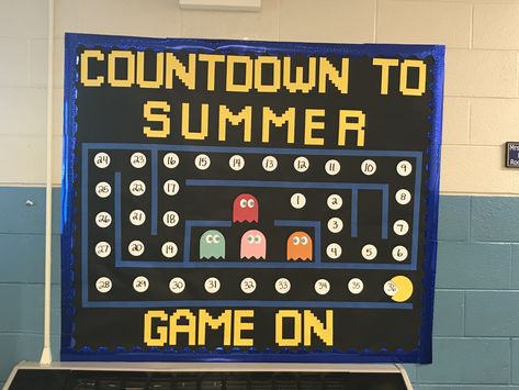 Last Day Of School Countdown Board, Final Countdown Bulletin Board, Teacher Countdown To Summer, End Of Year Countdown Bulletin Board, School Countdown Bulletin Board, Countdown Bulletin Board Ideas, Summer Countdown Bulletin Board, School Countdown Ideas, End Of School Countdown