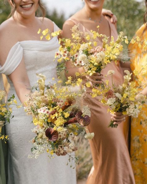 All posts • Instagram Foliage Boutonniere, Forsythia Wedding, Yellow Flowers Aesthetic, Meadow Bouquet, Sunflower Wedding Bouquet, Yellow Wedding Flowers, Napa Wedding, Santa Barbara Wedding, Wildflower Bouquet