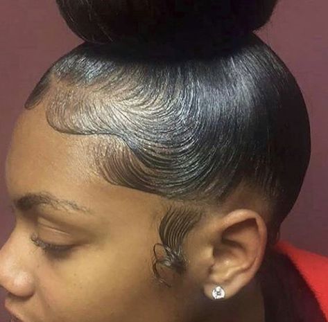 Baby hair, edges, Cute Weave Hairstyles, Cute Bun Hairstyles, Long Weave Hairstyles, Knot Ponytail, Edges Hair, Shoulder Hair, High Bun, Hair Ponytail Styles, Ponytail Styles