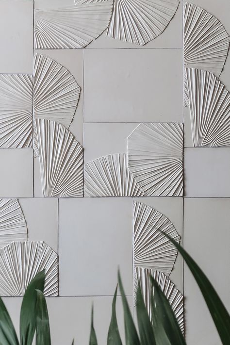 Botteganove Flora - Casa Ceramica Interior Boho, Hemma Diy, Tile Wall, Wall Finishes, Wall Cladding, Wall Treatments, Wall Patterns, New Wall, 3d Wall