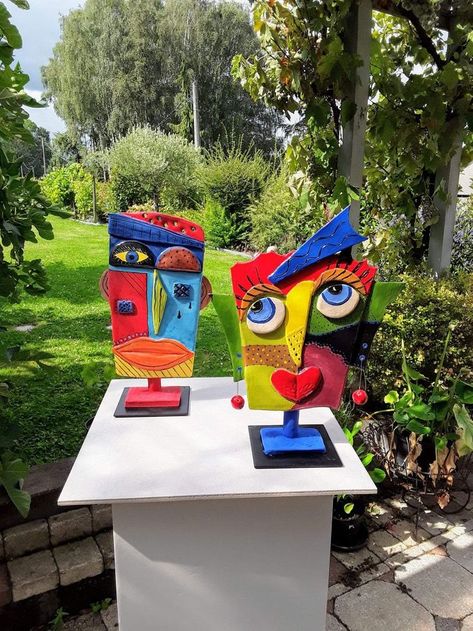 Cubist Art Ideas, Art Elementary, Middle School Art Projects, Cubist Art, Recycled Art Projects, Afrique Art, Picasso Art, Cool Art Projects, Elementary Art Projects