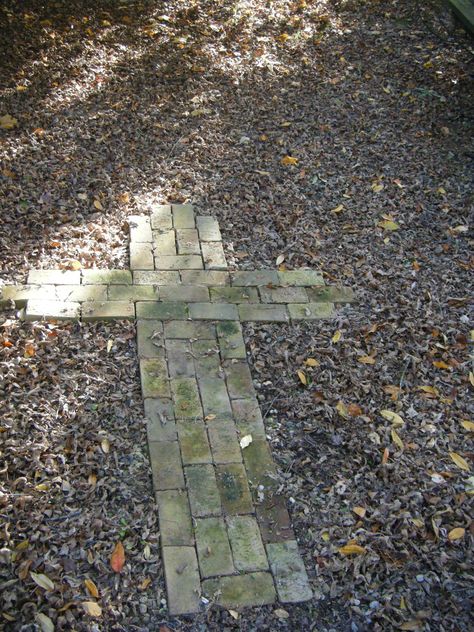 Center of prayer garden with repurposed bricks Outdoor Worship Space, Outdoor Prayer Space, Prayer Garden Ideas Church, Memory Garden Ideas Diy, Prayer Garden Ideas Backyards, Memory Garden Ideas, Repurposed Bricks, Outdoor Worship, Catholic Garden