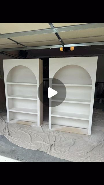 Kerry & Brenda | DIY besties on Instagram: "These arched shelves for the builtins are done! We used 3/4” plywood to make the arches and attached the arch to 1x3” poplar boards using pocket holes to create three face frame and used 1x2’s across the front of the shelves.   We filled the nail holes with wood filler, used bondo to cover the countersunk screws on the sides and caulked all the inside seams. Then we painted using our spray gun.   We can’t wait to install these next week! Follow along as we finish these built ins and for all of our other DIY projects! Cheers! 🥂" Diy Arch Shelves, Diy Arch Built In, Building A Bookshelf Wall, Arch Built In Shelves, Diy Arched Bookcase, Arched Shelves, Pocket Holes, Built In Shelves Living Room, Arch Doorway