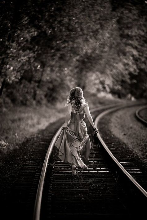 Billy Corgan, Prom Pictures, Foto Art, Shooting Photo, Train Tracks, Black White Photos, Foto Inspiration, Pics Art, A Quote