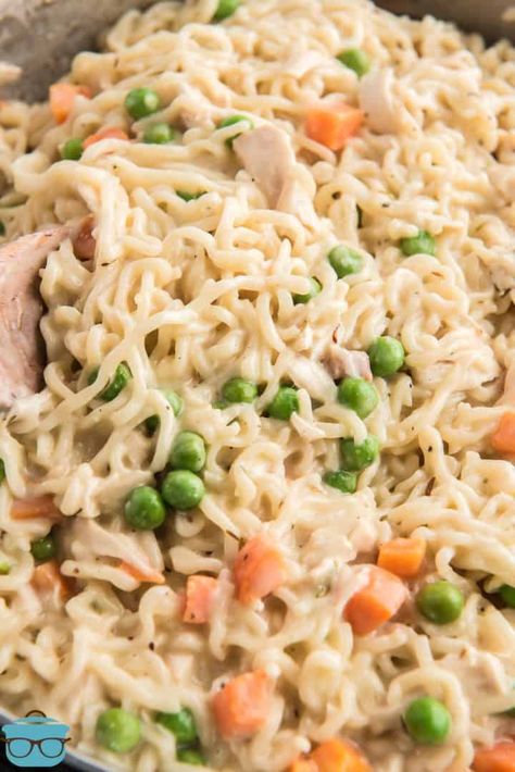 Healthy Ramen Noodle Recipes, Top Ramen Recipes, Chicken Ramen Noodle Recipes, Ramen Noodle Recipes Soup, Ham Salad Recipes, Campbells Soup Recipes, Ramen Recipes Easy, Ramen Dishes, Noodle Casserole Recipes