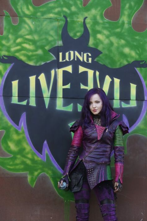 Descendants Songs, Disney Playlist, Disney Descendants Characters, Descendants 2015, Descendants Wicked World, Mal Descendants, Disney Descendants Movie, Descendants Characters, Descendants Party