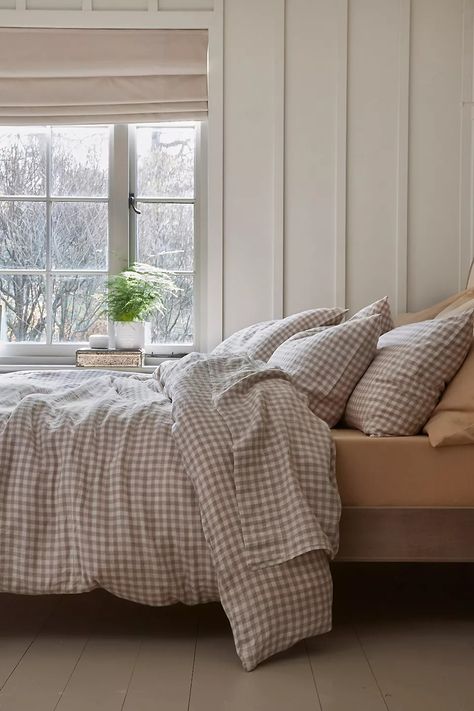 Anthropologie Bedroom, Gingham Bedding, Gingham Sheets, Piglet In Bed, Gingham Linen, Anthropologie Uk, Beds For Sale, Bedroom Inspo, Bed Linen