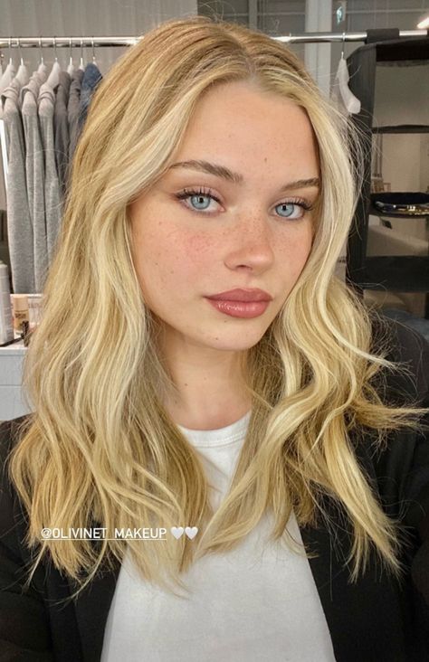 Blonde With Blue Eyes, Blonde Hair Makeup, Blonde Hair Blue Eyes, Penteado Cabelo Curto, Long Blonde, Blonde Women, Long Blonde Hair, American Beauty, Blonde Beauty