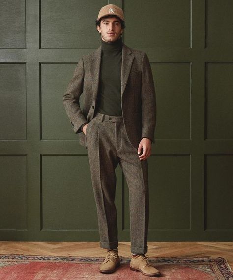 Winter Mens Suits Guide: Embrace Style, Class & Fashion in 2024 Tweed Herringbone Suit, Men’s Cocktail Outfit, Men Turtleneck Outfits, Old Money Suit, Green Wool Suit, Wedding Guest Outfit Men, Turtleneck Suit, Wedding Guest Suits, Mens Work Outfits