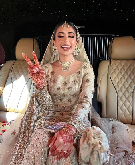 Nikkah bride Desi Bridal Makeup, Nikkah Outfit, Nikah Outfit, Nikah Dress, Desi Wedding Dresses, Asian Bridal Dresses, Desi Bride, Mode Zara, Bridal Dresses Pakistan