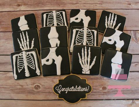 X Ray Cookies Decorated, Rad Tech Cookies, Xray Cookies, Radiology Week Ideas, Radiology Cookies, Radiology Cake, Radiology Party, Medical Cookies, Nurse Party