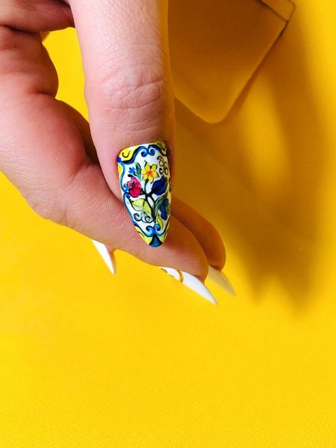 Fashionable Nails, inspired by Dolce&Gabbana Lemon Print #positano #fashionnails #travelnails #nailart #manicure Dolce And Gabbana Nails, Dolce Gabbana Nails Design, Italy Inspired Nail Art, Tuscany Nails, Positano Nails, Sicily Nails, Italian Nails Designs Italy, Italy Nails Design, Italy Inspired Nails