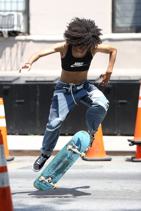 Skate Kitchen, Skater Girl Outfits Grunge, Skater Girl Aesthetic, Skater Girl Style, Skate Vibes, Skate Aesthetic, Skateboard Aesthetic, Penny Skateboard, Skateboard Photography