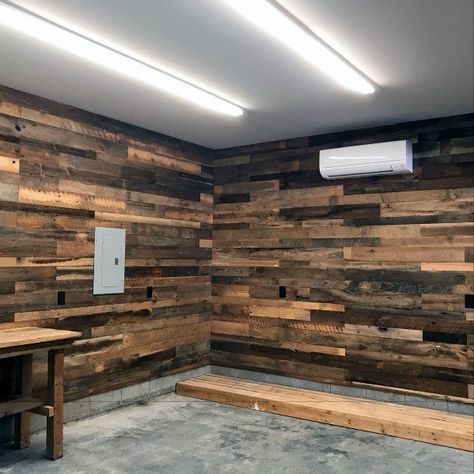 Salvaged Rustic Barn Wood Garage Wall Ideas Garage Wall Ideas, Masculine Interior Design, Garage Design Interior, Masculine Interior, Finished Garage, Converted Garage, Garage Remodel, Wood Interior Design, Garage Interior