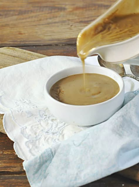 How to Make Gravy with Cornstarch Thanksgiving Gravy Without Drippings, Gravy With Cornstarch, Gaps Desserts, Cornstarch Gravy, Turkey Gravy From Drippings Easy, Vidalia Onion Recipes, Gravy Without Drippings, Gravy From Drippings, Turkey Gravy From Drippings