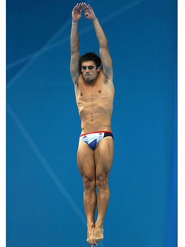 GB Olympics diver Chris Mears Diving Sport, Chris Mears, 400m Hurdles, Swimming Wear, Team Gb, Athletic Body, Dove Men, Michael Phelps, Olympic Athletes