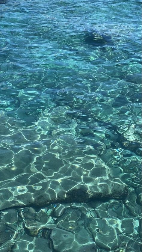 Ocean Clear Blue Water Beach, Clear Tropical Water, Tropical Water Aesthetic, Ocean Athstetic, Refreshing Water Aesthetic, Refreshing Wallpapers Aesthetic, Clean Ocean Aesthetic, Clean Water Aesthetic, Element Water Aesthetic