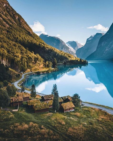 NORWAY 🇳🇴 on Instagram: “The best of Norway😍🇳🇴 Remember to tag us @Norge in your photos/captions to be featured! #Norge photo by @robfinnnovak” Norway Honeymoon, Norway Roadtrip, Bergen Norway, Visit Norway, Norway Travel, Photo Caption, Cabin In The Woods, Beautiful Photos Of Nature, Vacation Places