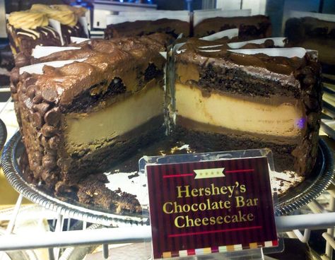 Cheesecake Factory Copycat Recipes Cake, Cheesecake Factory Recipes Desserts, Hershey Cheesecake, Cheesecake Factory Copycat Cheesecake, Cheesecake Factory Cheesecake Recipes, Copycat Cheesecake Factory Recipes, Cheesecake Board, Cheesecake Factory Copycat Recipes, Cheesecake Factory Desserts