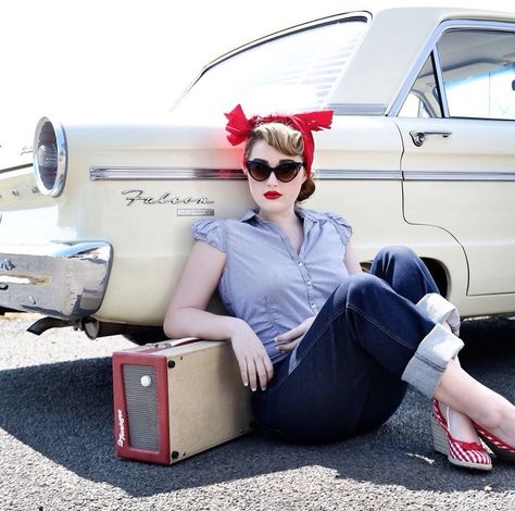 #Rockabilly Moda Pin Up, Mode Pin Up, Mode Rockabilly, Pin Up Car, Moda Pinup, Pinup Photoshoot, Arte Pin Up, Pin Up Vintage, Estilo Pin Up