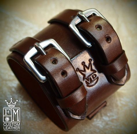 "This Brown leather cuff is made using the best vegetable tanned leather! It's hand dyed in a rich brown finish . It features two 20mm watch connectors and has double straps. Two quality stainless steel buckles provide the closure A great width for any wrist! This cuff is inspired by the early Johnny Depp cuffs. can be used with or without a watch! I'll need your wrist size for this cuff! Please use the instructions in the pics above! I can also size it to accept your watch face. Just supply me Leather Watch Cuff, Black Leather Cuff Bracelet, Leather Wrist Cuff, Handmade Watch Strap, Brown Leather Watch, Leather Ideas, Leather Wristbands, Cuff Watch, Favorite Handbags