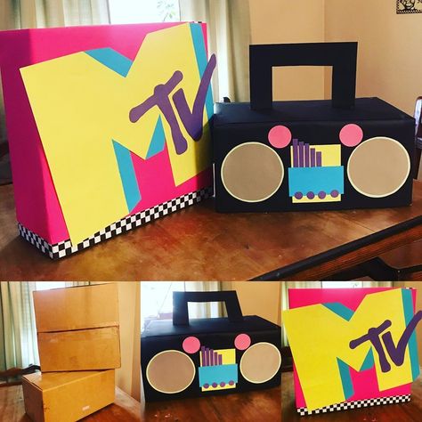 Mtv and Boom Box party decorations for 80's theme party. Made from old boxes and colored paper. Retro Decorations Party Ideas, Retro 80s Decorations, Diy 80s Theme Party Decorations, Eighties Birthday Party Ideas, 90s Theme Parade Float Ideas, 80s Theme Bday Party, 1980 Decorations Party, Mtv Birthday Party, Diy 80s Decorations Party